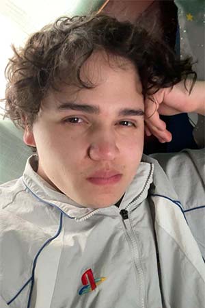 Gaymer solitaire ouvre son lobby sur Laval 53000