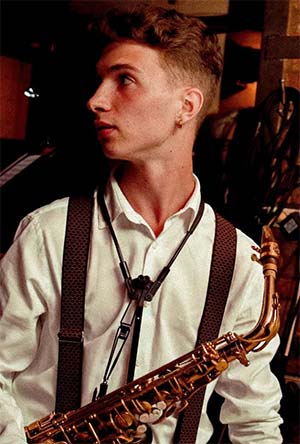 Adorable joueur de saxophone - Pessac